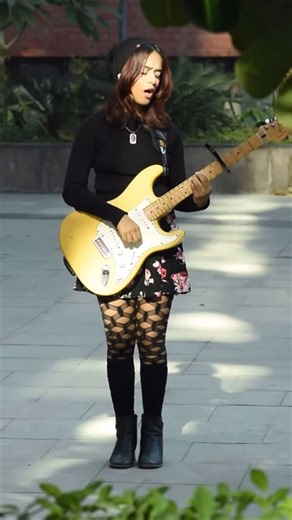 Praditi on Instagram: "Creep- Radiohead (cover) Cameraman: @navajathsubhash Shot at: @amityuniversity.noida #creep #radiohead #cover #singer #ᴇxᴘʟᴏʀᴇᴘᴀɢᴇ"