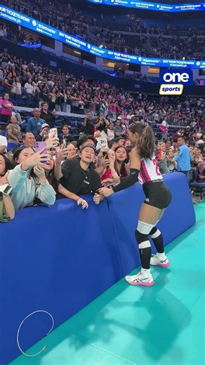 Creamline, Akari spend time with Cebu fans after opening-day match in 2026-27 PVL AFC | #OSOnTheSpot