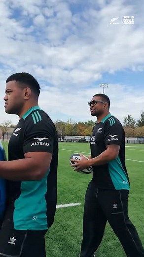 Like a @bennythebull in a C̶h̶i̶n̶a̶ s̶h̶o̶p̶ All Blacks training session 😅 We couldn’t leave this out of our top moments for 2025 👏 | All Blacks