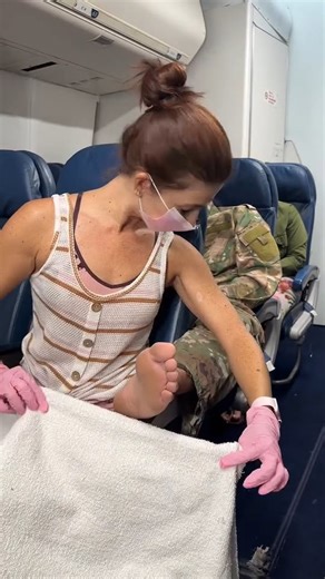 Soldier surprises wife and son on flight with the help of the pilot 🥹 🎬 This video was produced by Network Media and Blake M | Stage Left Productions