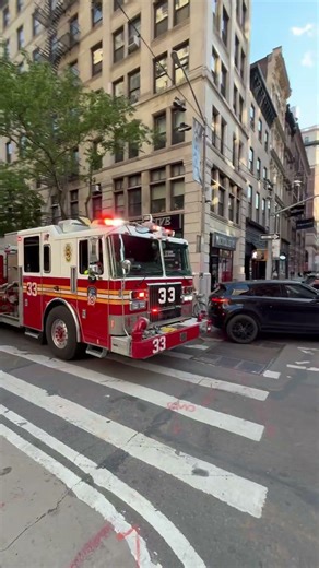 FDNY Engine 33 responding