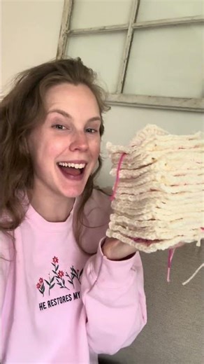 Crocheting my Pinterest beach bag! Part 4! #crochet #crochetbeachbag #grannysquare