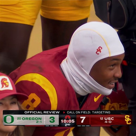 Desman Stephens knocked Dante Moore out cold with a dirty hit and is laughing and dapping up his teammates on the sideline https://t.co/sSZIOrJ5Gw