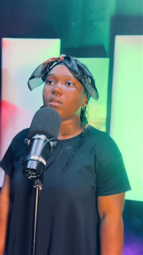 Ewurade Kasa Mehɔ: Nkyerɛw a ɛka ho wɔ nkyerɛw a ɛka ho