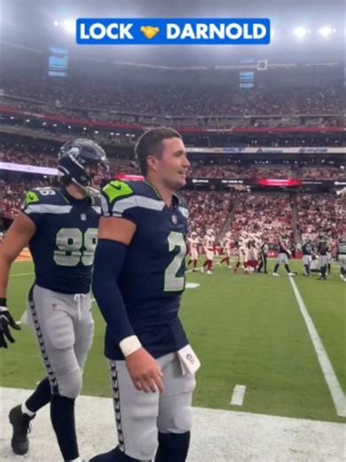You love to see it. #nfl#football #seahawks #drewlock #touchdown 📺: @nflonfox