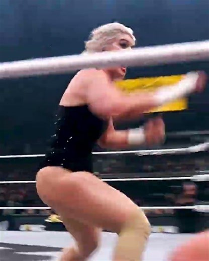 #ToniStorm with a MASSIVE Hip Attack to #ClaudioCastagnoli!