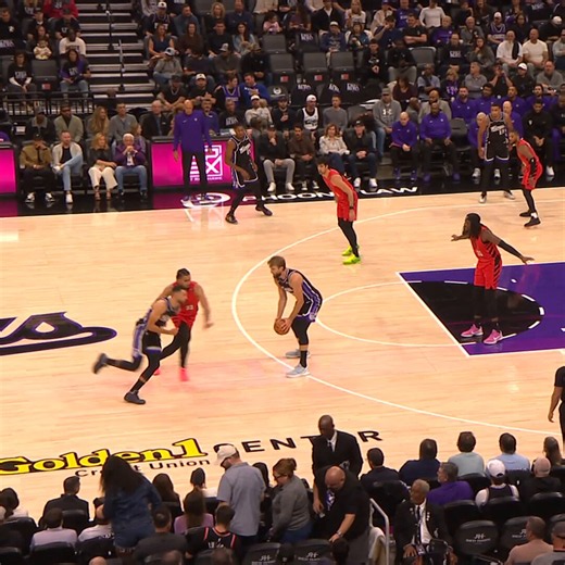 33 POINTS FOR DARIUS ACUFF JR. TONIGHT 🔥 The No. 7 overall pick sets the @SacramentoKings single-…