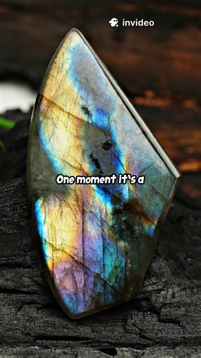 Labradorite Feldspar: Nature's Dazzling Gem #Labradorite #Gemstone #NatureBeauty #CrystalHealing