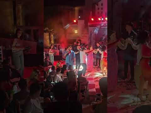 Ο Κων/νος Παρασκευας ερμηνευει το Σημερα ειναι η μερα μου στο Θερινο Metropolis. (23/06/2024)