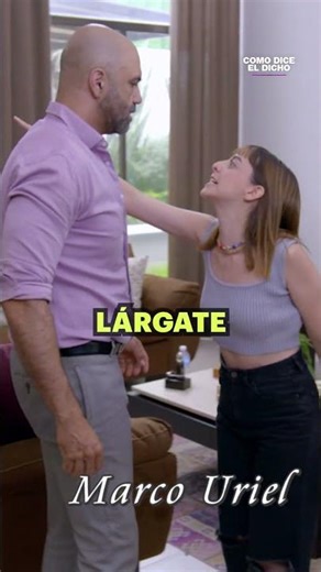 Elisa encuentra a su mamá siendo TOCADA por su novio #ComoDiceElDicho