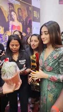 Shivangi Joshi Glam Look Steals the Spotlight | Mid-Day Digital Awards 2025 🔥 #shorts #shivangijoshi