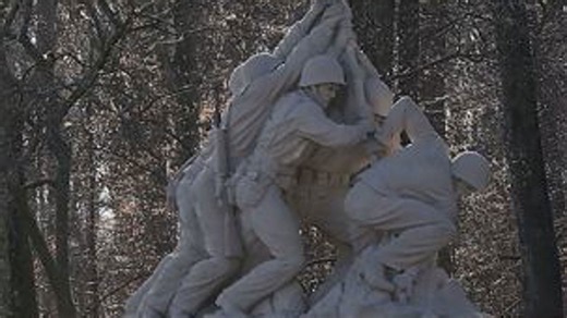 Iconic WWII monument damaged in Virginia after man knocks off head with sledgehammer