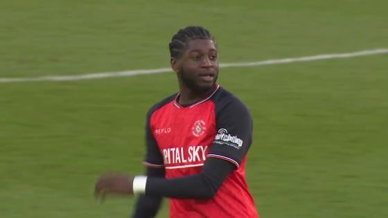 Luton Town v Wycombe Wanderers Highlights