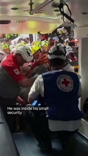 Venezuela Earthquake, Security Guard Pulled Alive After 8 Days Under Rubble | N18S