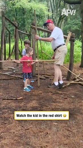 Watch the kid in the red shirt 🤣
