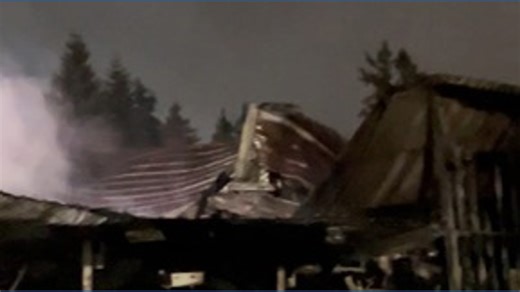 Raw: Scene of commercial structure fire in Auburn