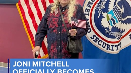 Joni Mitchell officially becomes a US citizen