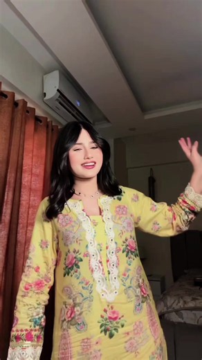 Kubra Khan 6665 videos and latest songs