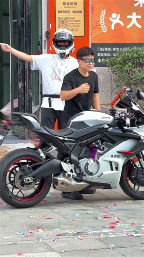 😱🥳🎉A bike rider opened a bike shop.