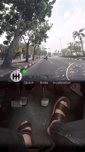 🚗 Driving on a crowded highway #tutorials #driving #driver #manualcars #viral