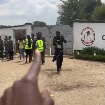 "Hamtaingia Hapa!!" GSU officers chased away by Ol Kalou residents from entering the polling station