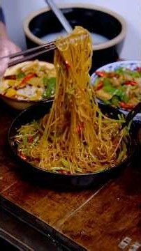 Spicy Garlic, Green Onion & Rice Noodles | Traditional Chinese Cooking