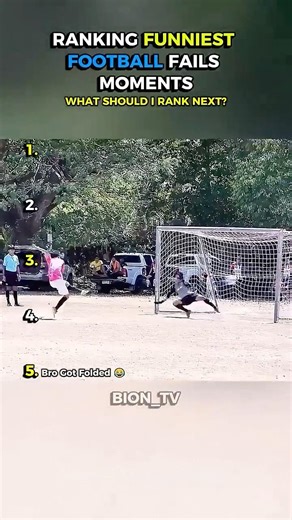 Ranking FUNNIEST Football Fails😂