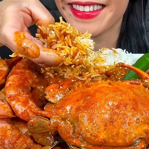 ASMR: EATING SPICY EGG CURRY🔥 BASMATI RICE || #shorts #mukbangn#asmreating #mukbangasmr #asmr