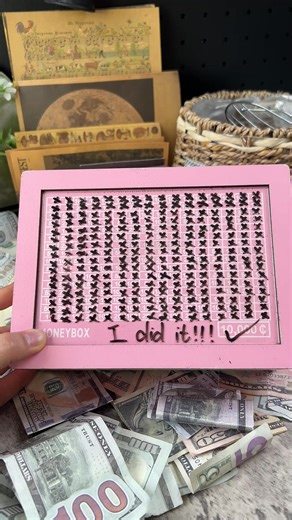 I've really saved up 10,000 dollars. This little thing is very practical. Hurry up and order one from my shopping cart to try it out.#fyp #moneychallege #moneybox #savingmoney #tiktokshopholidayhaul