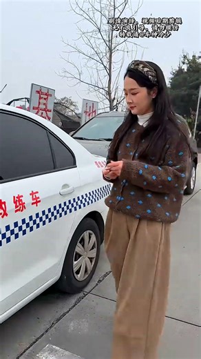 A Female Driver Parks Her Car With Only Ten Centimeters Of Clearance #automobile #accident