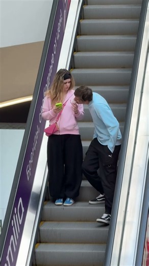 Why were they acting like this? #AlexEasy #Escalator #Pranks