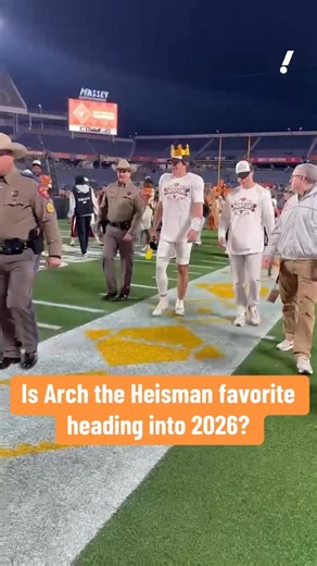 Arch Manning with a 4-TD, career high 155-rushing yard night to lead Texas to a Citrus Bowl win over Michigan 🤘 | Yahoo Sports