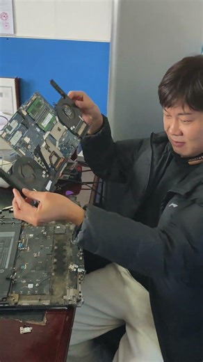 Alienware laptop disassembly and dust cleaning done in 30 minutes!