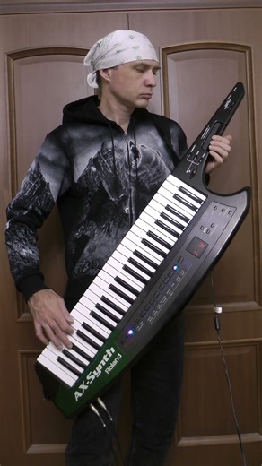 BLIND GUARDIAN - TO FRANCE cover on KEYTAR. Guitar solo