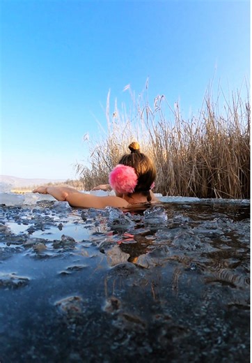 🧊 #dailycoldplunge #coldplunge #coldplungetherapy #coldwaterswimming | cold plunge