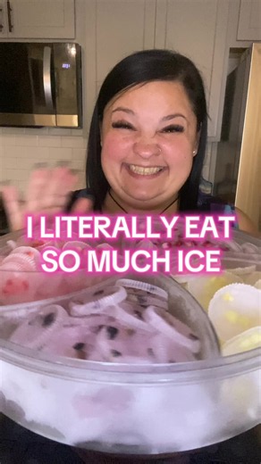 FRUIT FILLED ICE CHIPS #asmr #iceasmr #crunchy #oddlysatisfying #mukbang