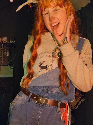 merry Christmas Eve Eve!!! I'm sooo excited for tomorrow and Chirstmas ughhhhh!! I plan on surprising my parents tomorrow with some coffees from a local shop ^_^. [ #GEMINITAYCHRISTMASCOSPLAY ] #fyp #geminitay #lifeseries #hermitcraft