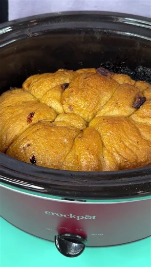 Sweet and simple crockpot desserts that practically cook themselves