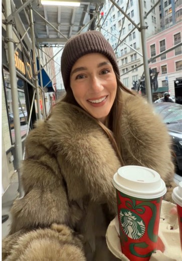 The ultimate holiday surprise ;) @Starbucks #StarbucksCreator | Starbuck