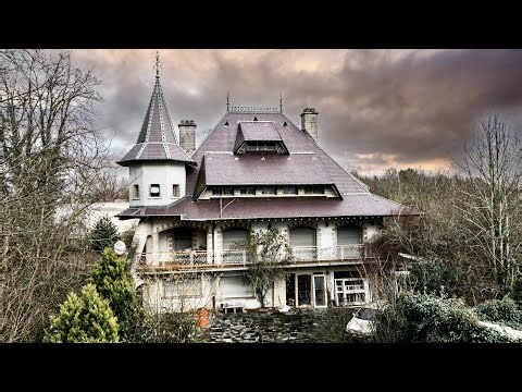 Exploring an Abandoned Murder Mansion of an Unsolved Case | Everything was Left Inside & 8 Cars