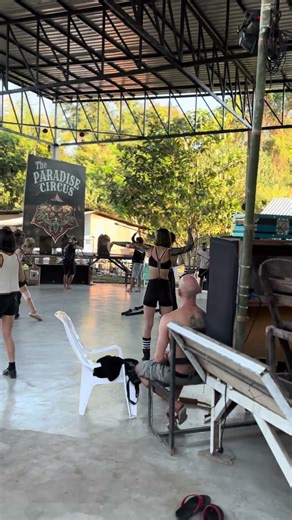 Paradise Circus | Angelina - Tutting