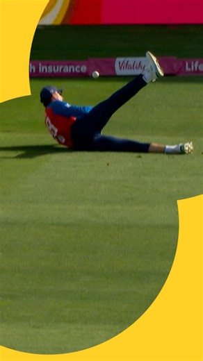 England v Sri Lanka Third T20 - Tom Banton slips going for a catch