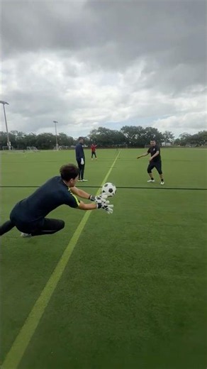 Insane goalkeeper reaction drill! #goalkeepers