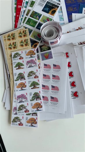 Best USPS Christmas Stamps to Buy for Holiday Letters