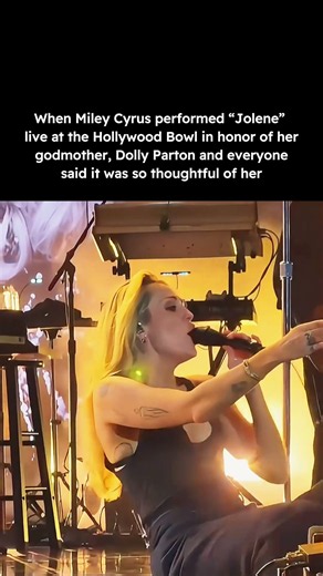 miley Cyrus performs Jolene in honor of dolly Parton #dollyparton