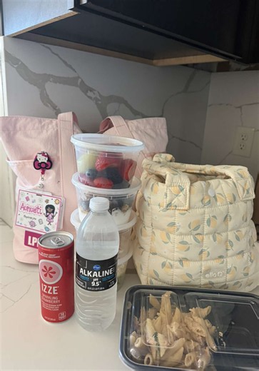 What I Pack for a 12-Hour Night Shift as a Pediatric Psych Nurse