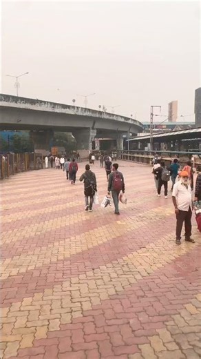 “Mumbai Lokmanya Tilak Terminus Mumbai Local/Express Trains | LTT Station Vibes#mumbailocal #train