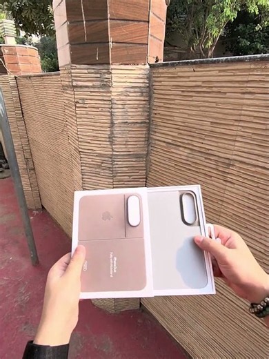 iPhone Duo Folio with Kickstand – Taupe unboxing