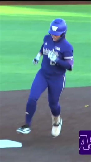 Jade Bubke Home Run vs. Iowa | Washington Softball