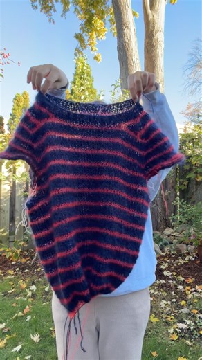 Day 5 of knitting a sweater… with mohair 🎃